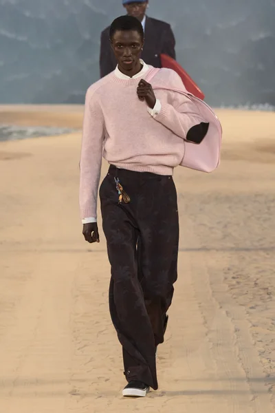 Look 77